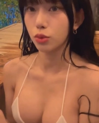 최솜이 욕조 흰 비키니