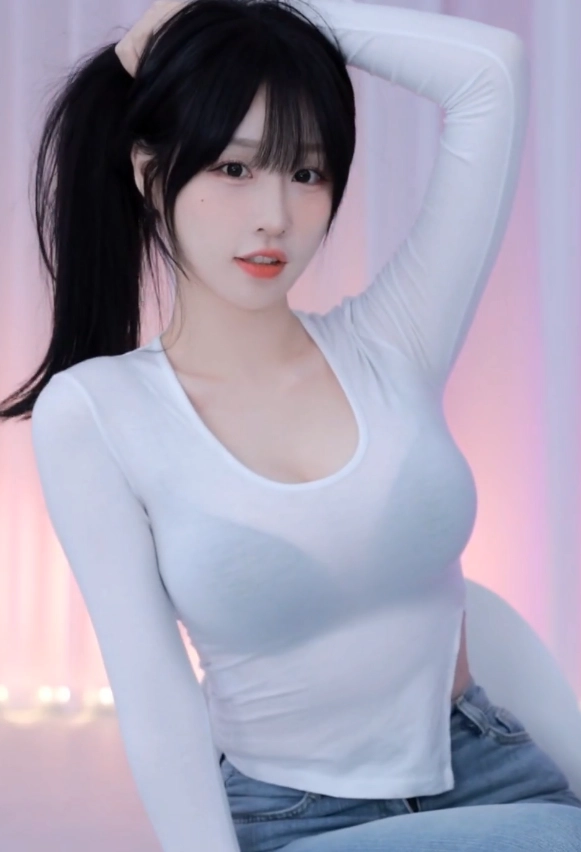 검정브라 비치는 bj 움짤 한갱 흰티 + 청바지 조합이 진리인 이유